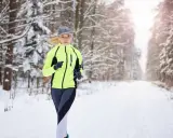 Zimowy strój do biegania: Jak uniknąć przegrzania i zmarznięcia?