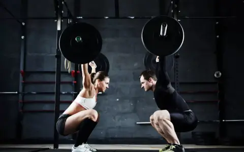 CrossFit dla początkujących: Zacznij mądrze i uniknij kontuzji