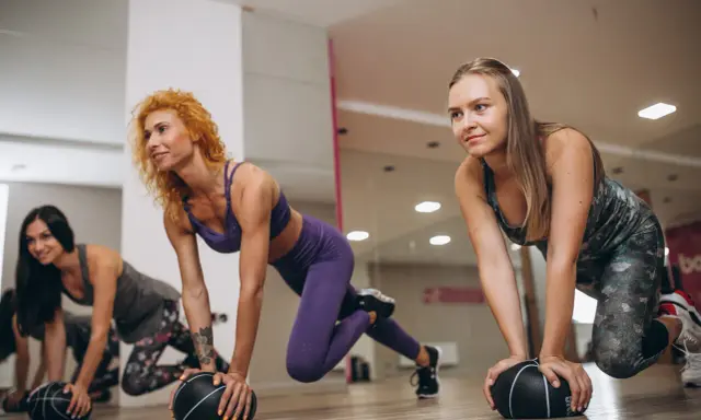 Ile trwa trening CrossFit? Pełna struktura 60-minutowej sesji