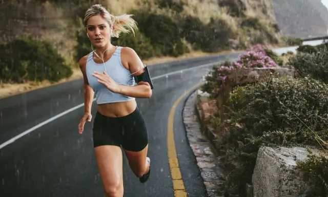 Jogging vs. bieganie: Które lepsze dla zdrowia i sylwetki?