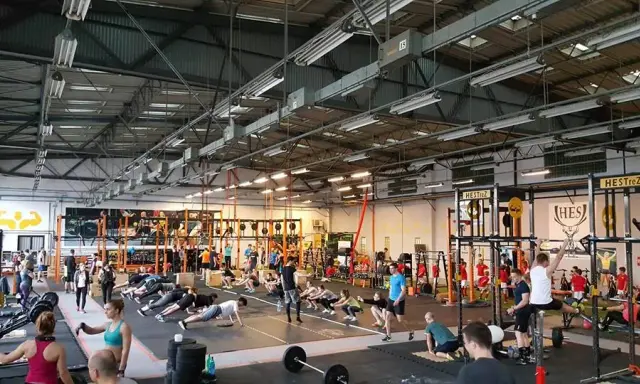 CrossFit Wrocław: Przewodnik po boxach, ceny i jak zacząć?