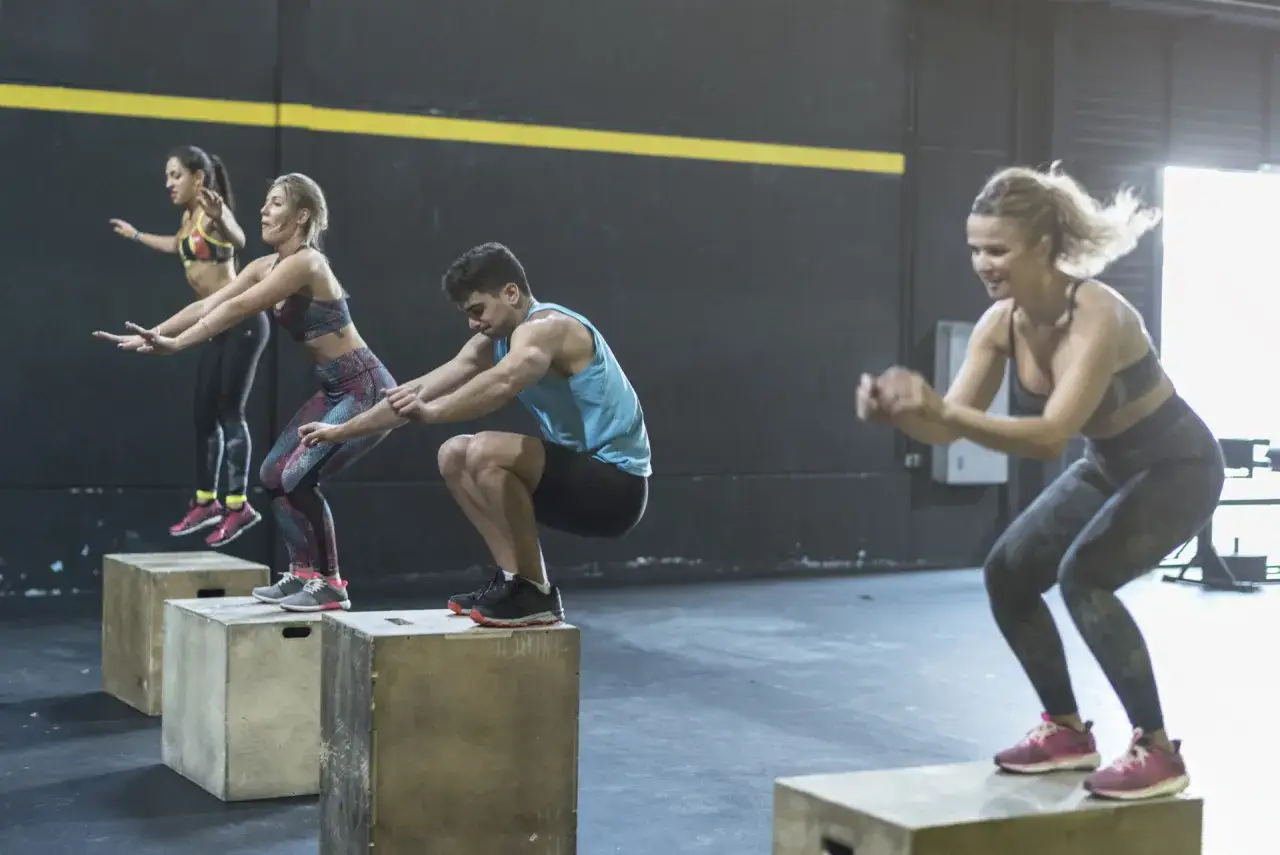 r&oacute;żne typy box&oacute;w CrossFit wnętrze