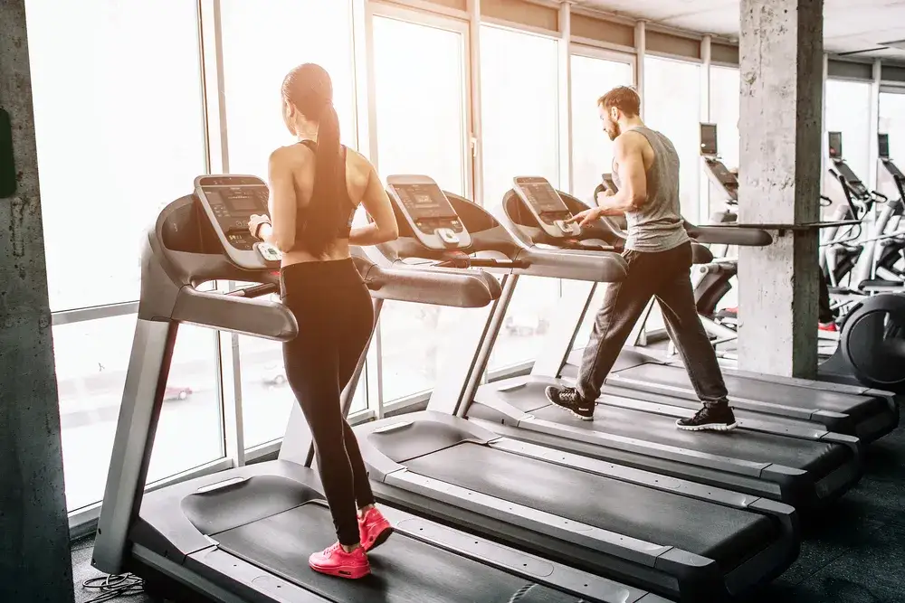 definicja treningu cardio, osoba ćwicząca cardio