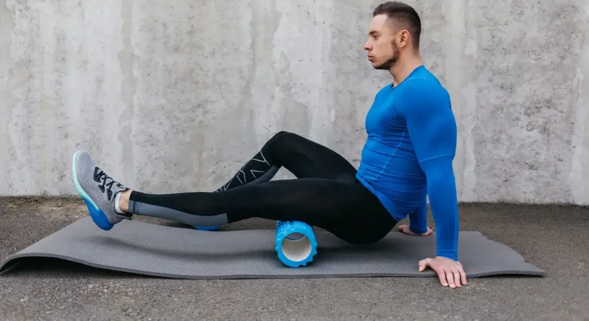masaż mięśni wałkiem foam roller